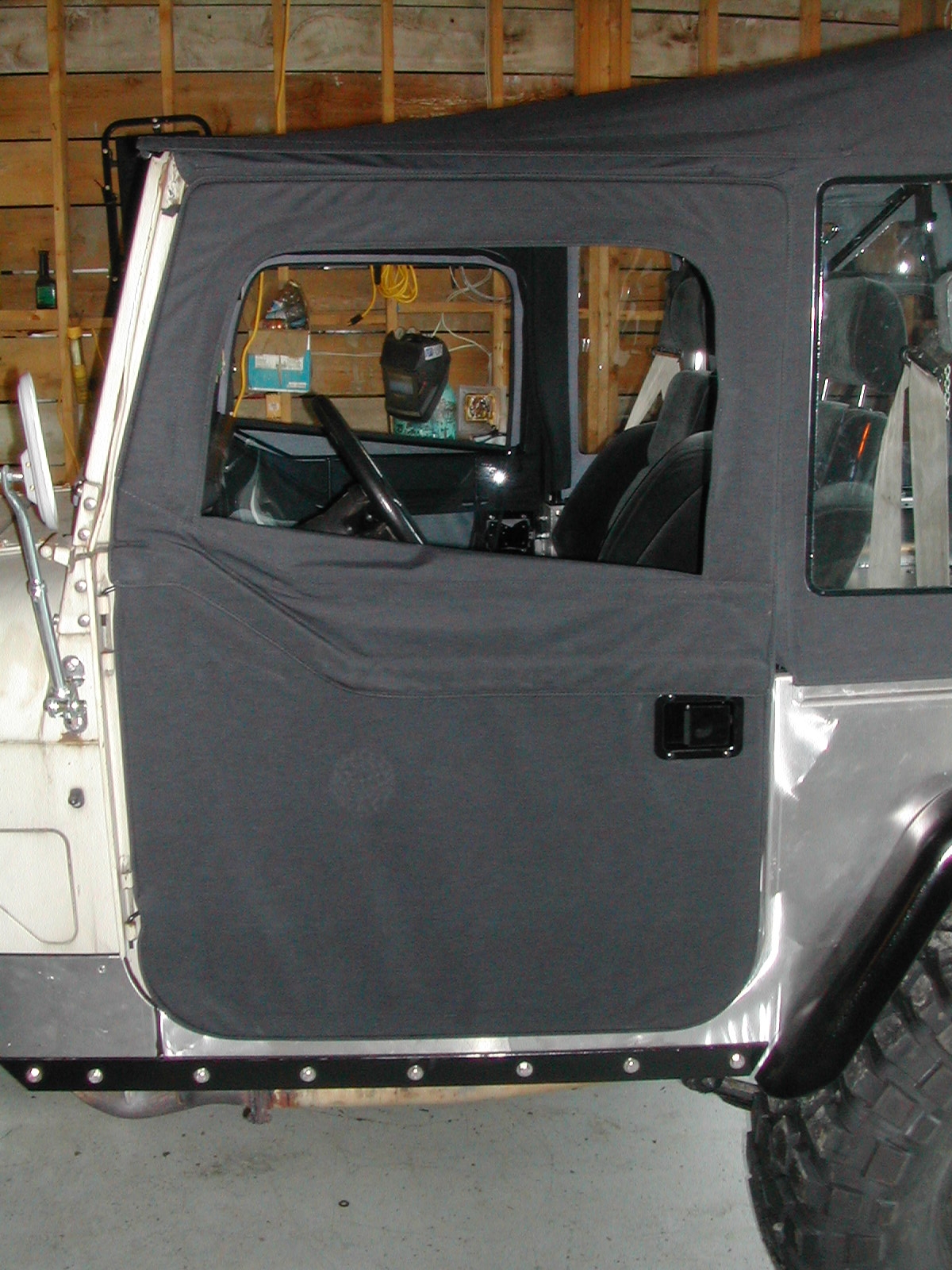 """2-Piece Doors for Toyota Land Cruiser FJ40, 64-84""" - Click Image to Close